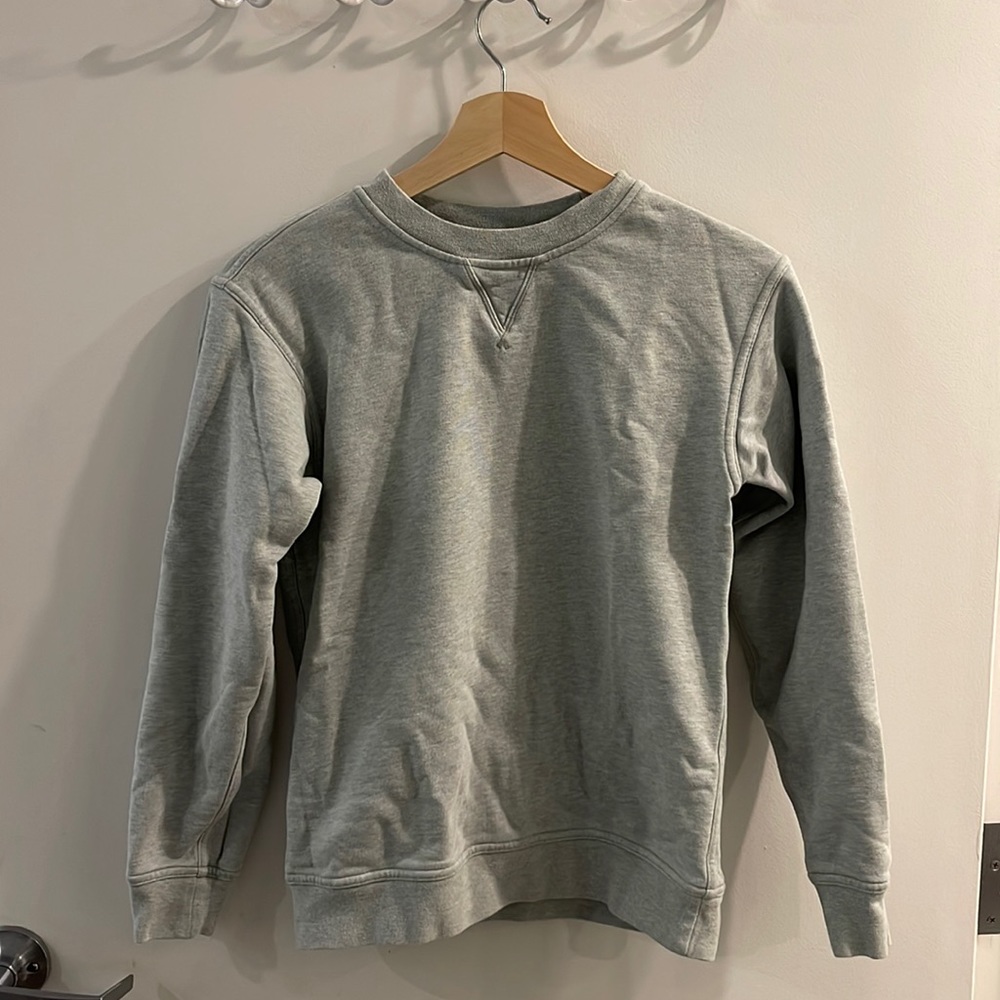 Lululemon sweatshirt